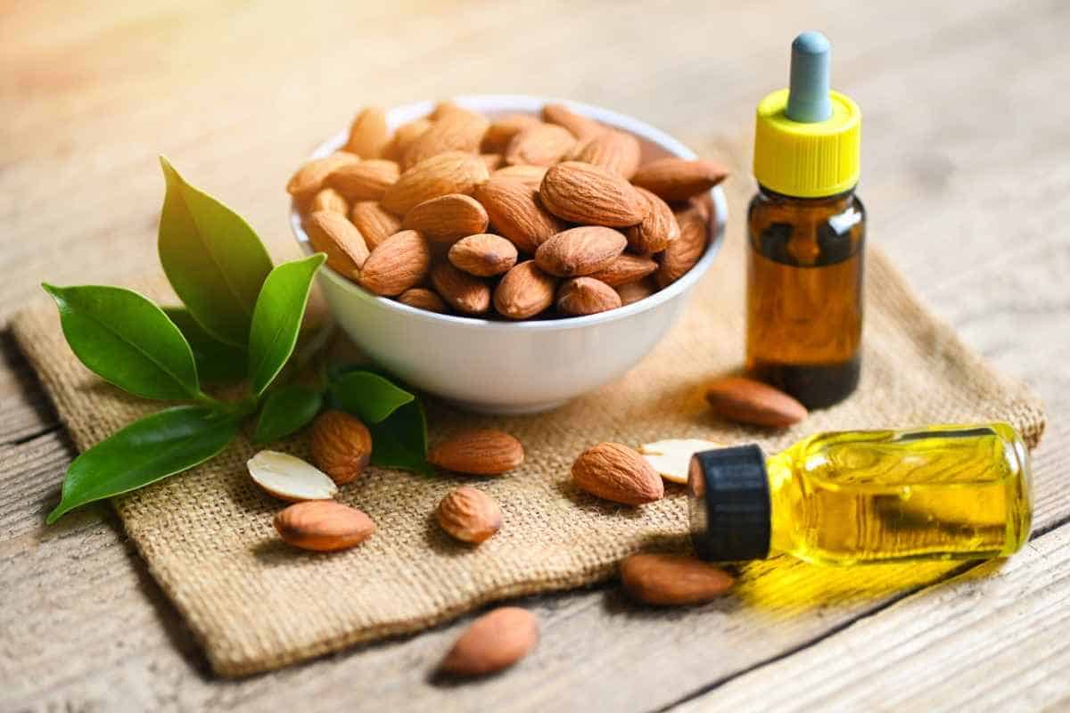 The 8 Best Almond Extract Substitutes For Your Recipes